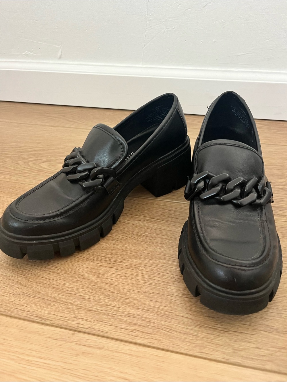 Steve Madden Chunky Chain Platform Loafers in Black Size 6